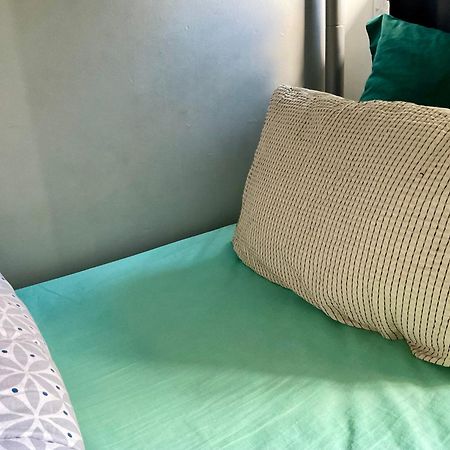 Female-Dortoir Femme -Dorm Shared Room Paris Bobigny Eksteriør billede