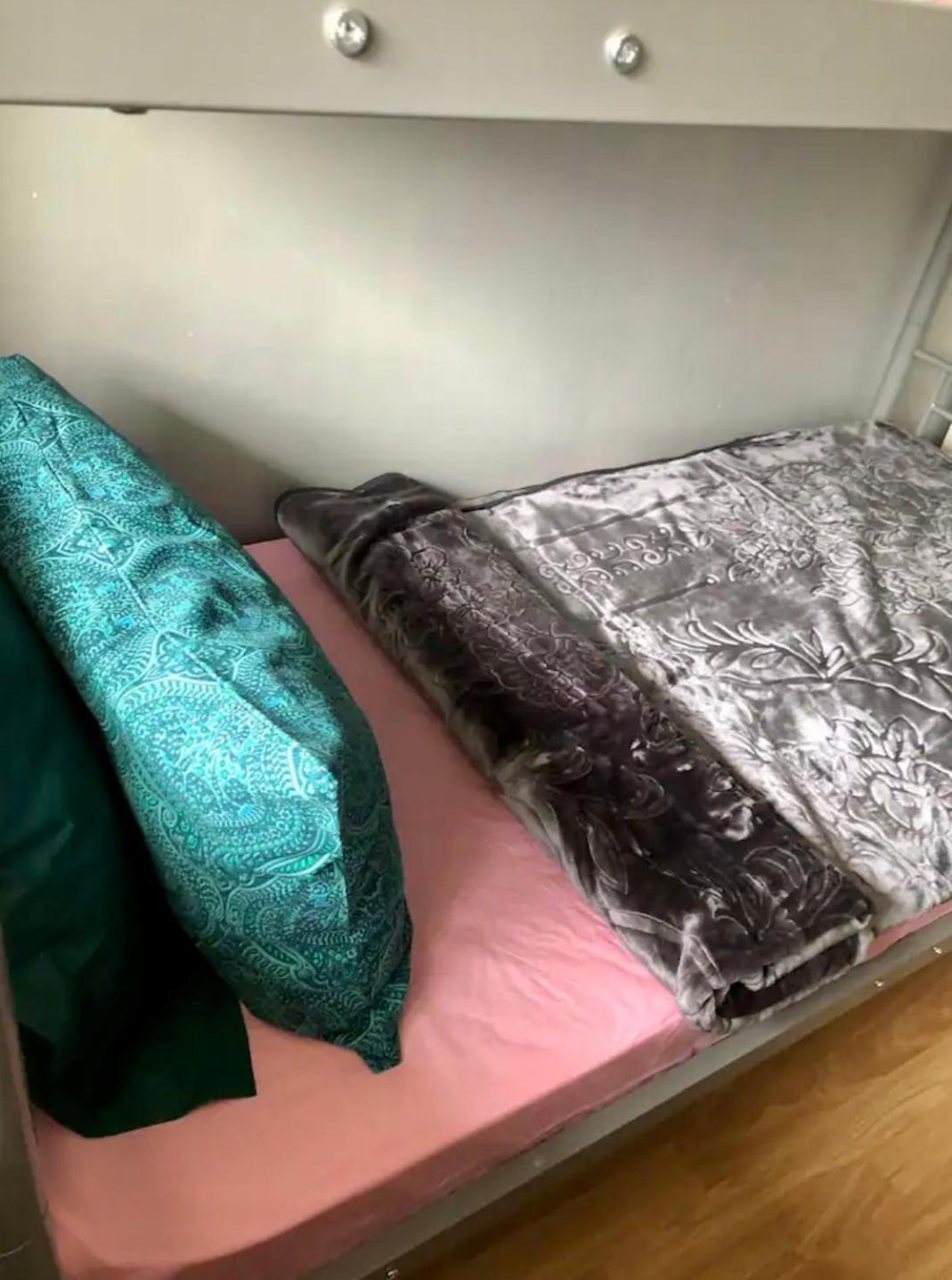 Female-Dortoir Femme -Dorm Shared Room Paris Bobigny Eksteriør billede